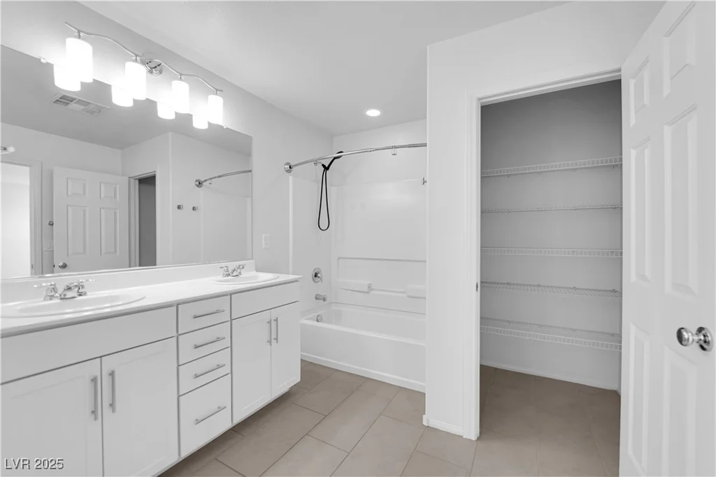 9205 Keystone Ridge, Las Vegas, NV 89148