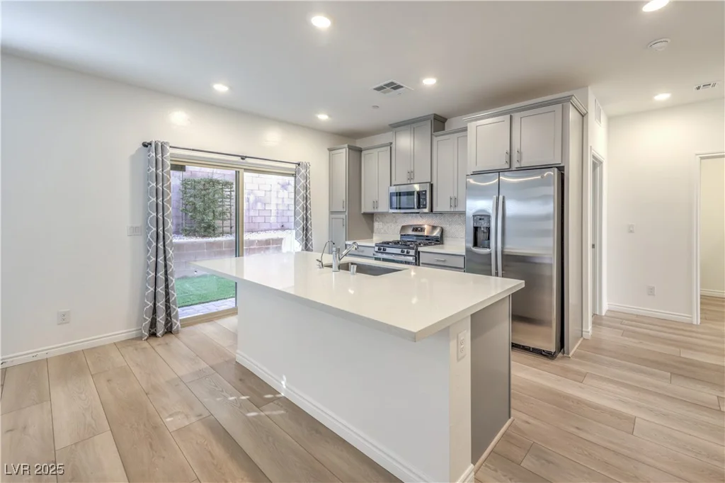 600 Carriage Hill, Las Vegas, NV 89138