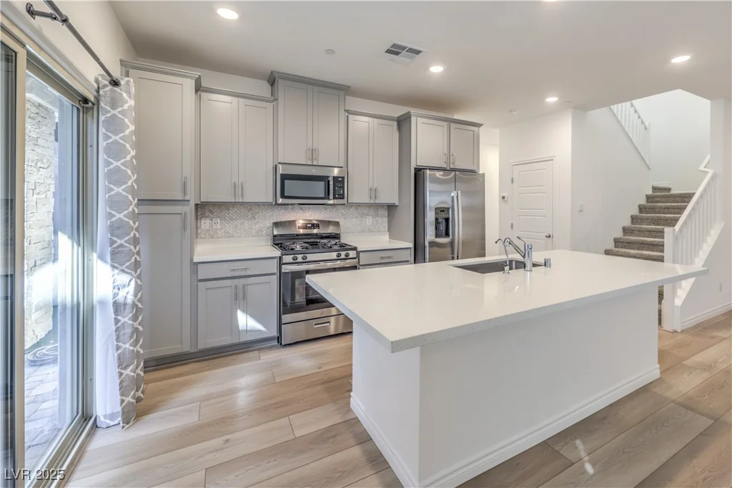 600 Carriage Hill, Las Vegas, NV 89138