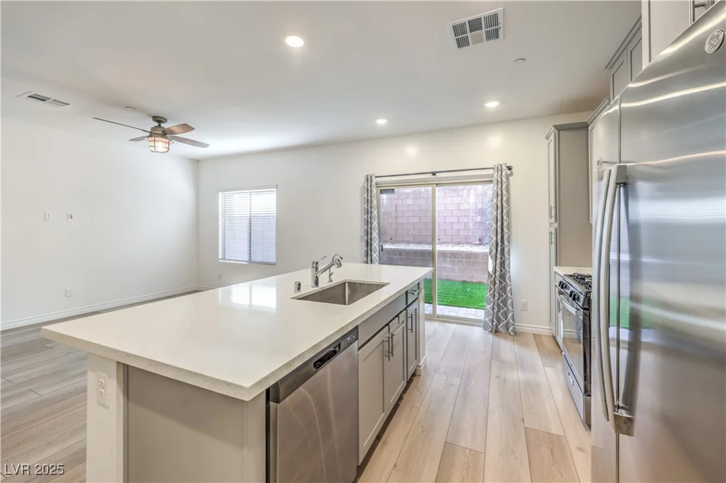 600 Carriage Hill, Las Vegas, NV 89138