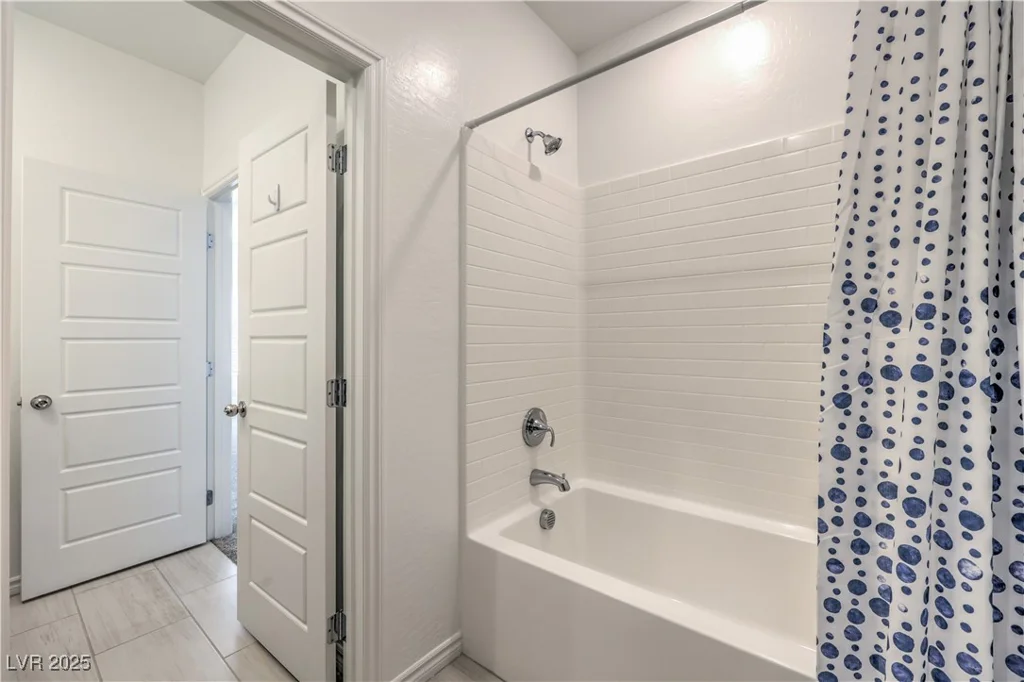 600 Carriage Hill, Las Vegas, NV 89138