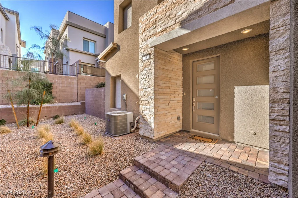 600 Carriage Hill, Las Vegas, NV 89138