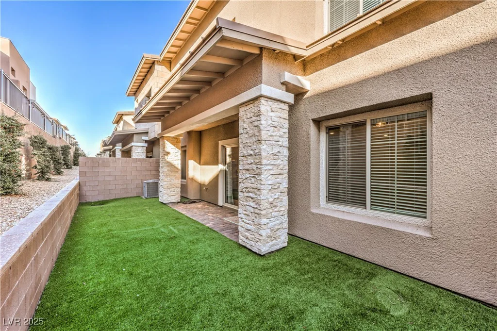 600 Carriage Hill, Las Vegas, NV 89138