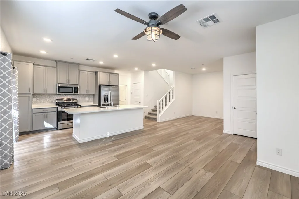 600 Carriage Hill, Las Vegas, NV 89138