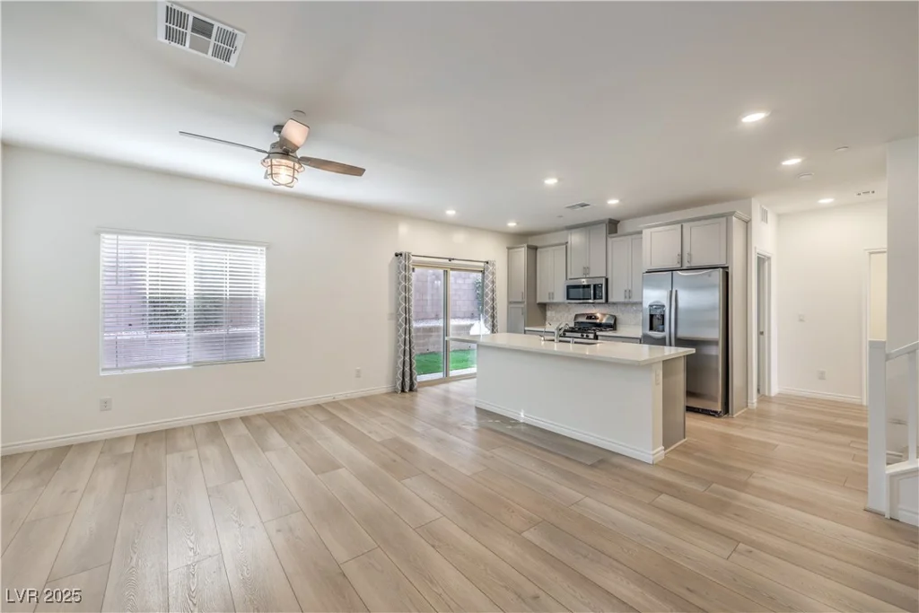 600 Carriage Hill, Las Vegas, NV 89138