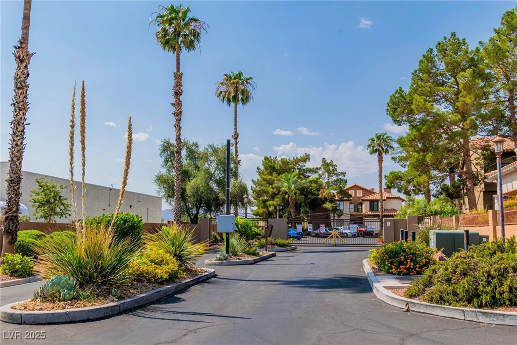 2995 Sunset, Las Vegas, NV 89120