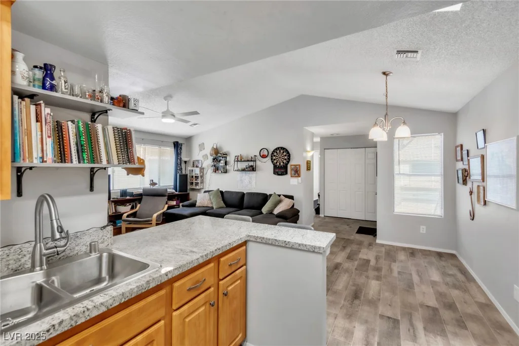 2995 Sunset, Las Vegas, NV 89120