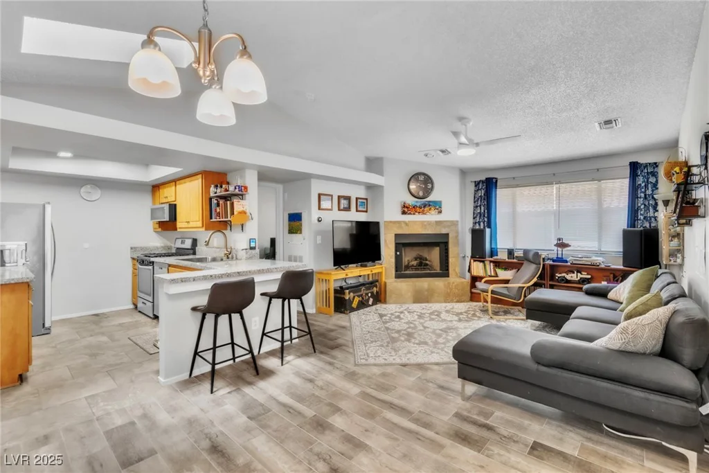 2995 Sunset, Las Vegas, NV 89120