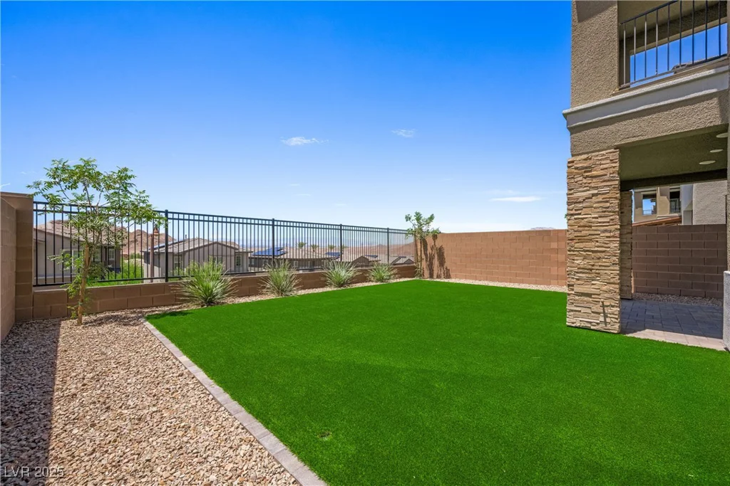 175 Strada Fontana, Henderson, NV 89011