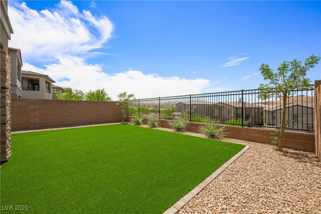 175 Strada Fontana, Henderson, NV 89011