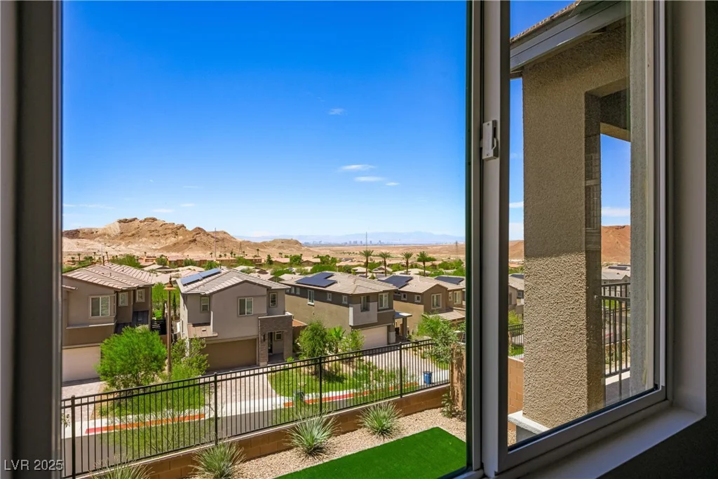 175 Strada Fontana, Henderson, NV 89011