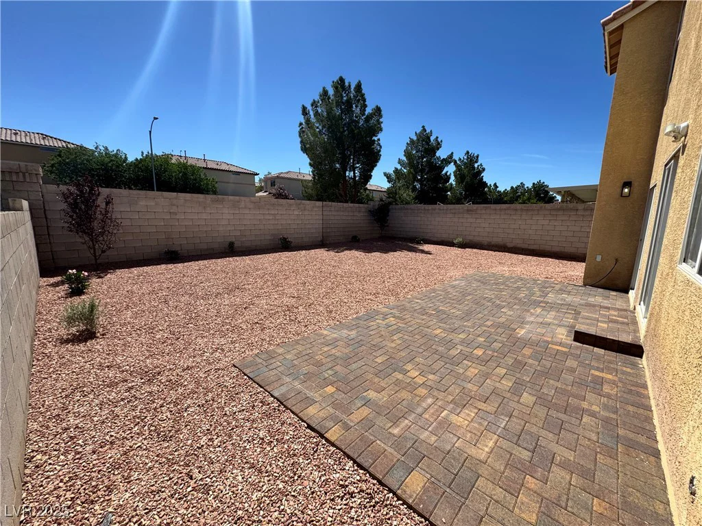 10574 Salmon Leap, Las Vegas, NV 89183
