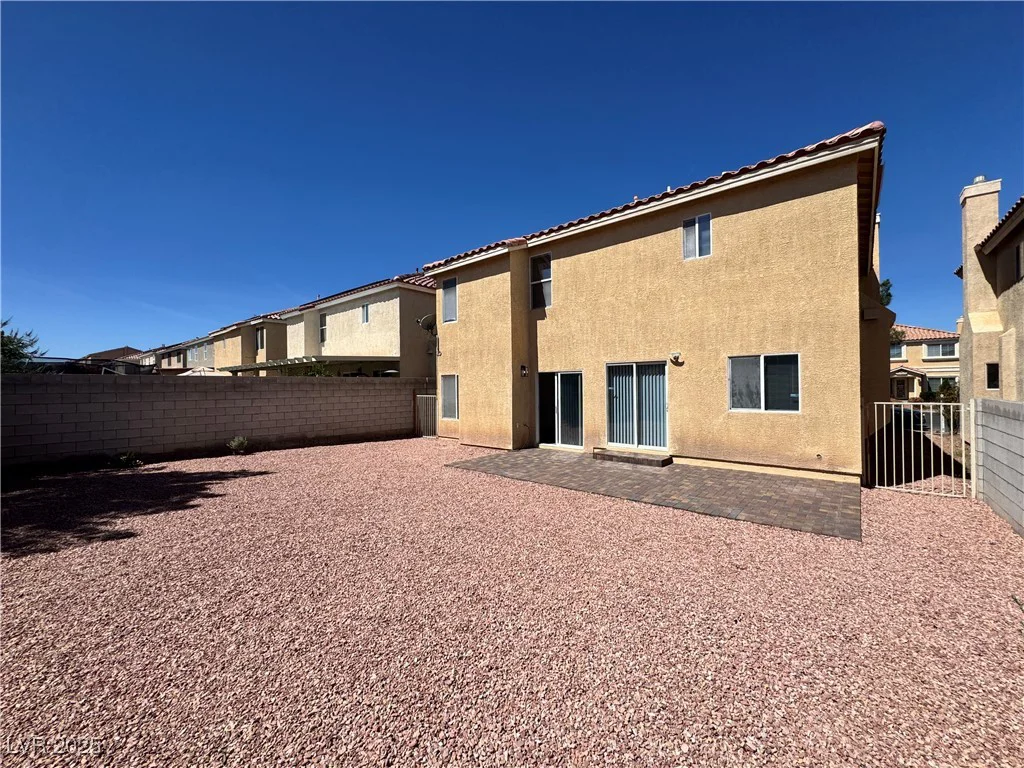 10574 Salmon Leap, Las Vegas, NV 89183