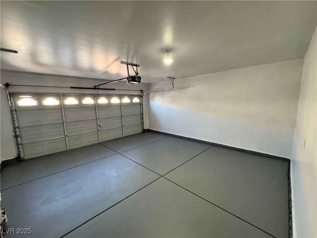 10574 Salmon Leap, Las Vegas, NV 89183