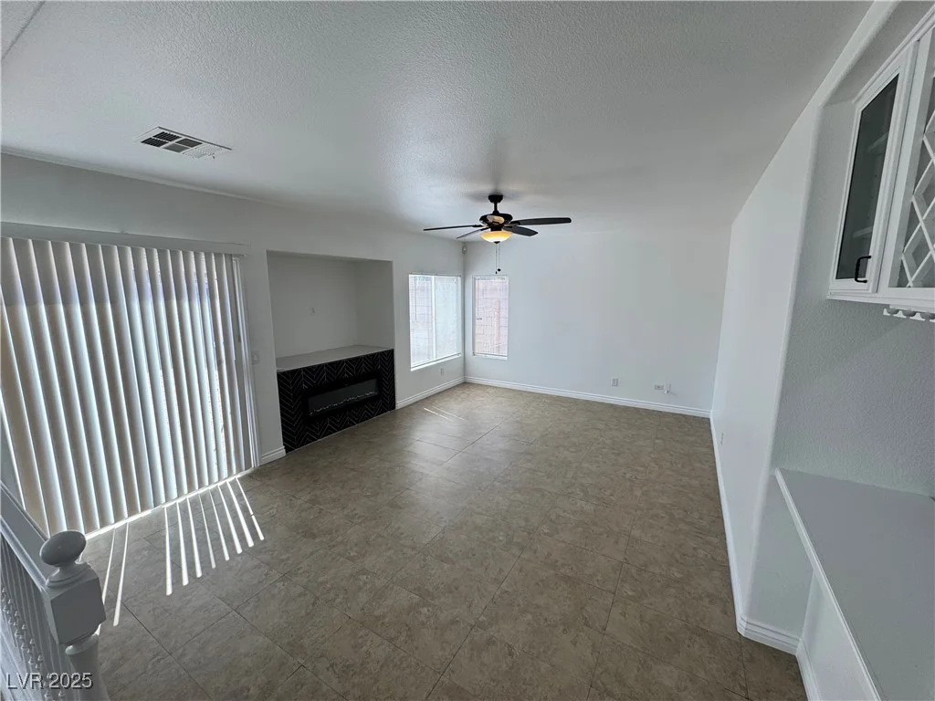 10574 Salmon Leap, Las Vegas, NV 89183
