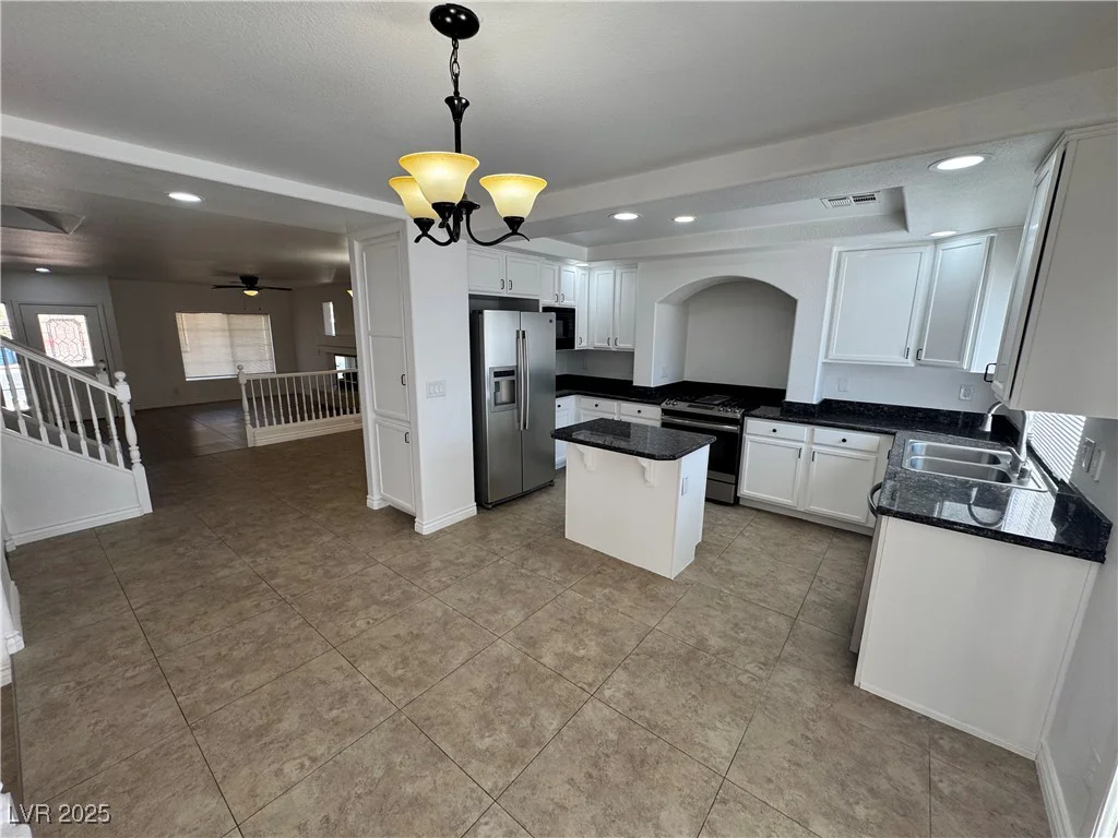 10574 Salmon Leap, Las Vegas, NV 89183
