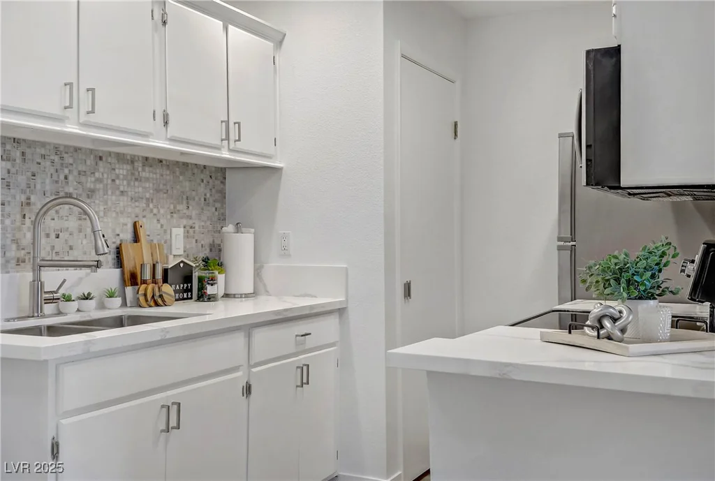 5171 Lindell, Las Vegas, NV 89118
