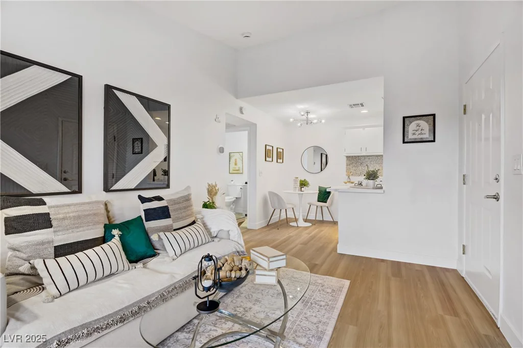5171 Lindell, Las Vegas, NV 89118