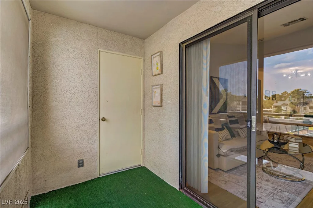 5171 Lindell, Las Vegas, NV 89118