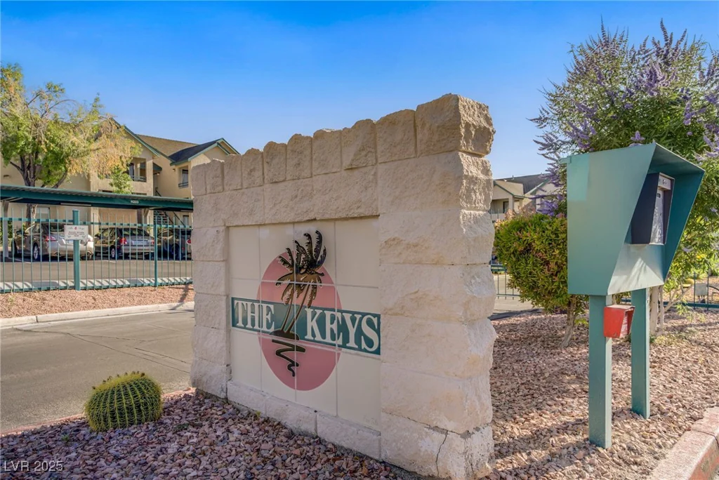 5171 Lindell, Las Vegas, NV 89118