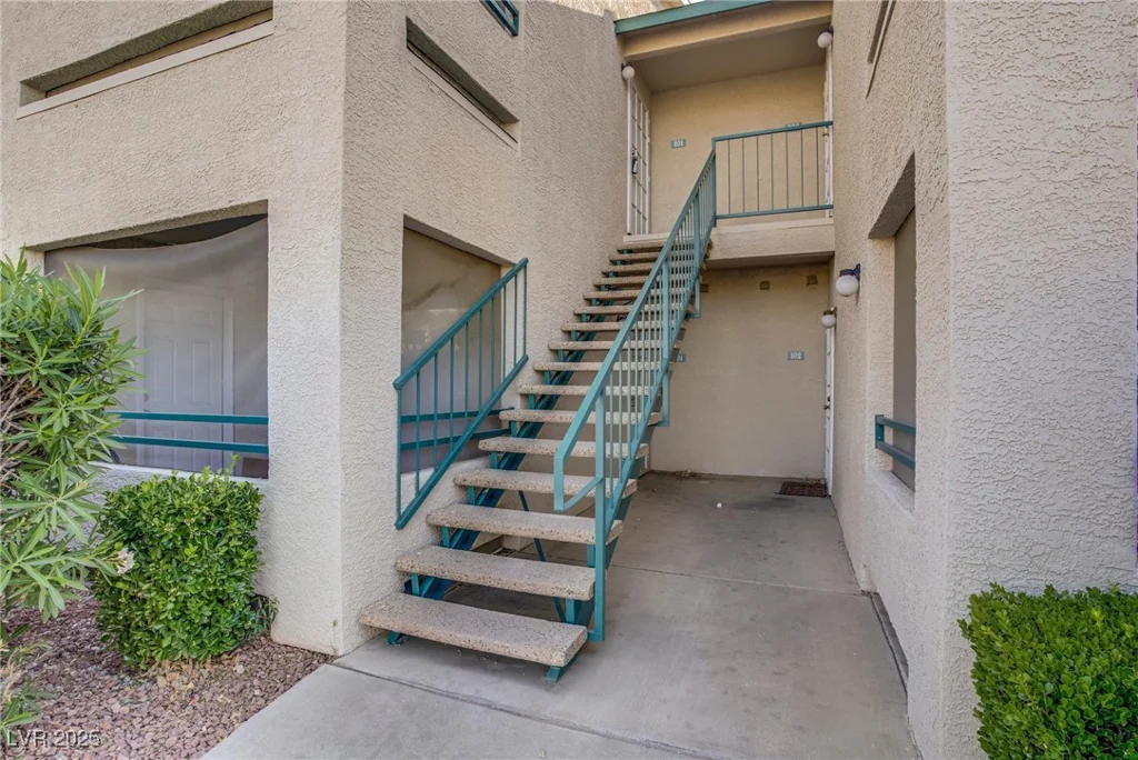 5171 Lindell, Las Vegas, NV 89118
