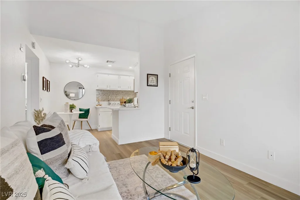 5171 Lindell, Las Vegas, NV 89118
