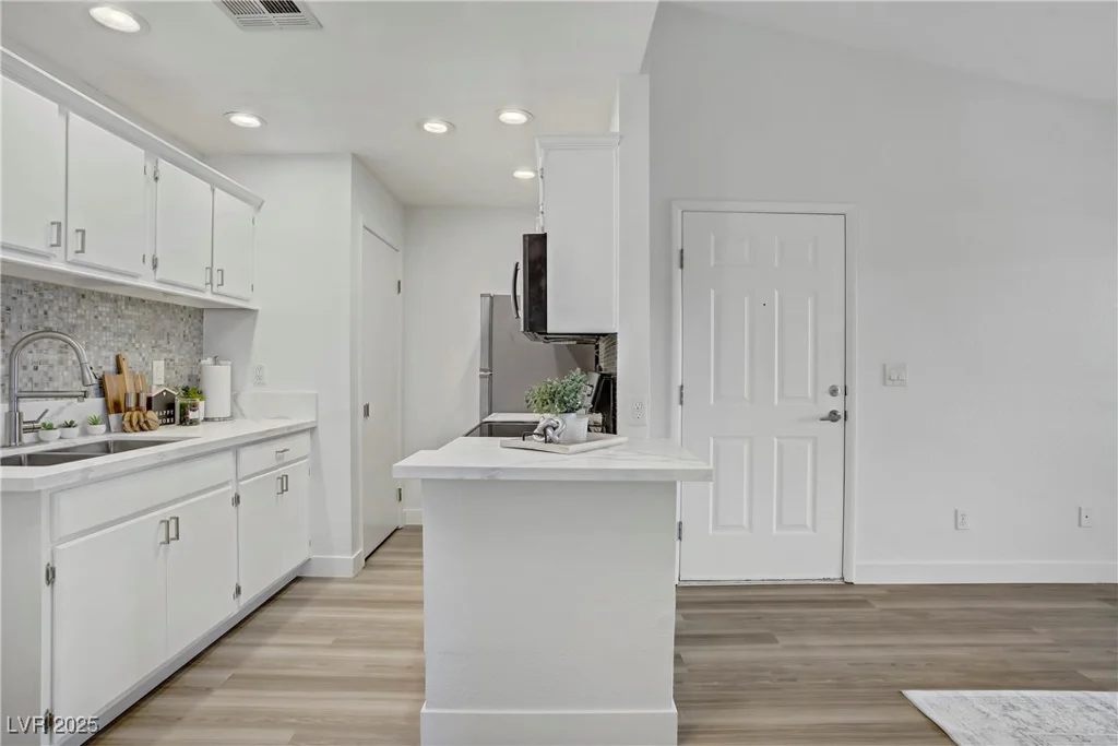 5171 Lindell, Las Vegas, NV 89118