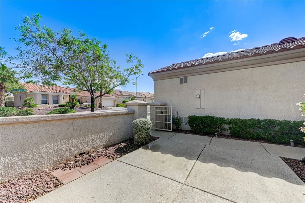 10616 Sky Meadows, Las Vegas, NV 89134