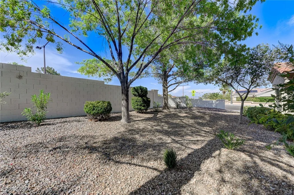 10616 Sky Meadows, Las Vegas, NV 89134