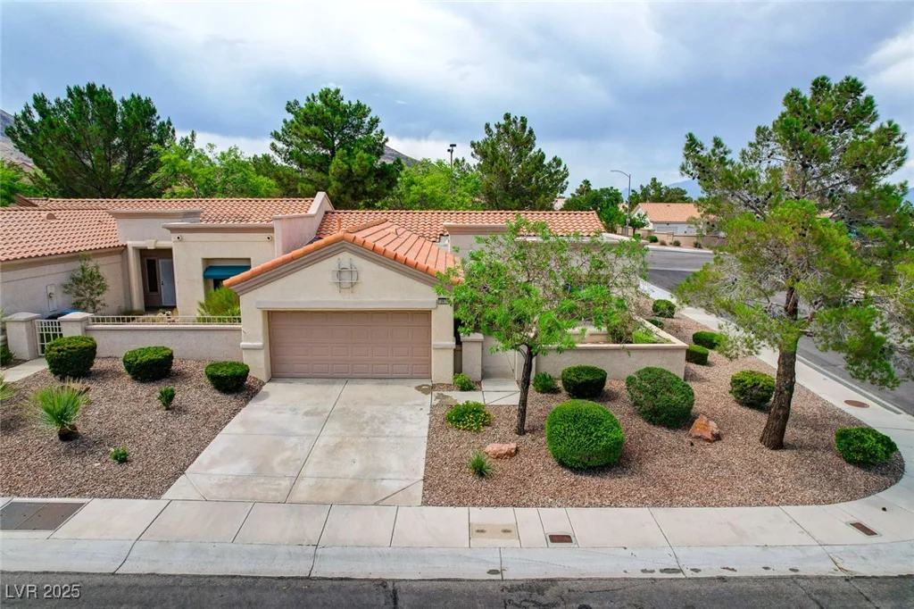 10616 Sky Meadows, Las Vegas, NV 89134
