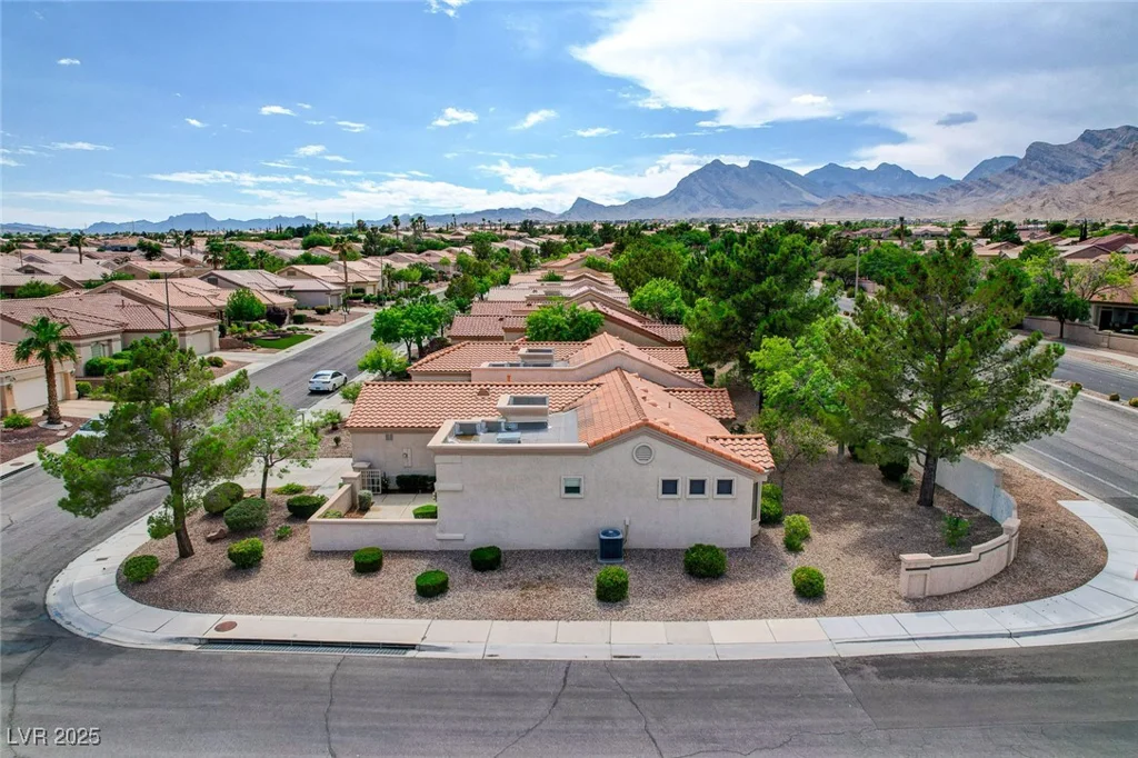 10616 Sky Meadows, Las Vegas, NV 89134