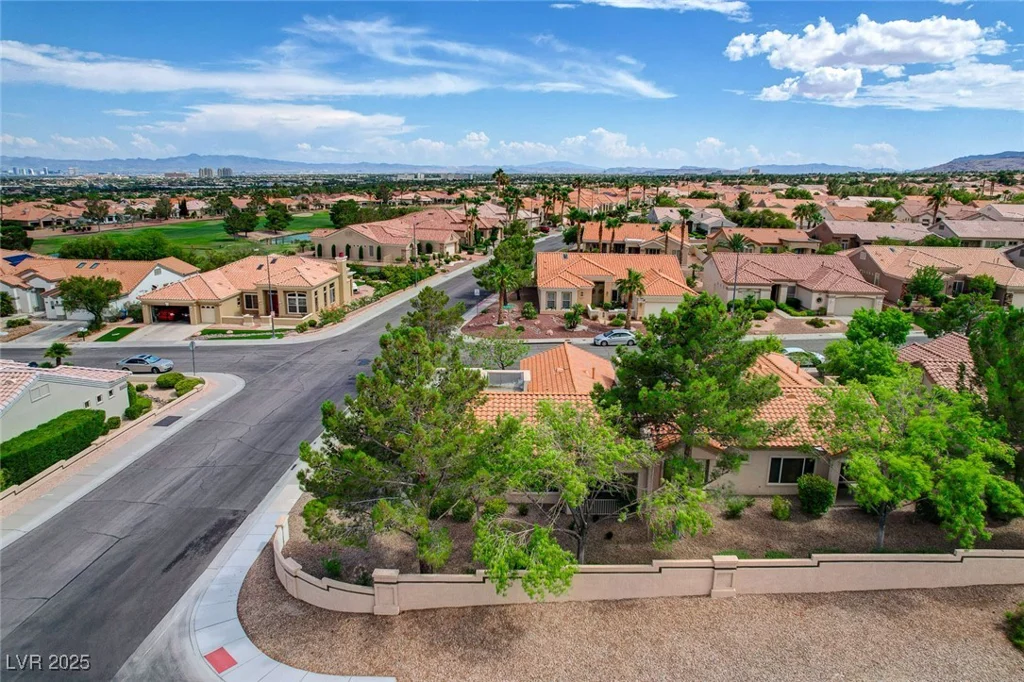10616 Sky Meadows, Las Vegas, NV 89134