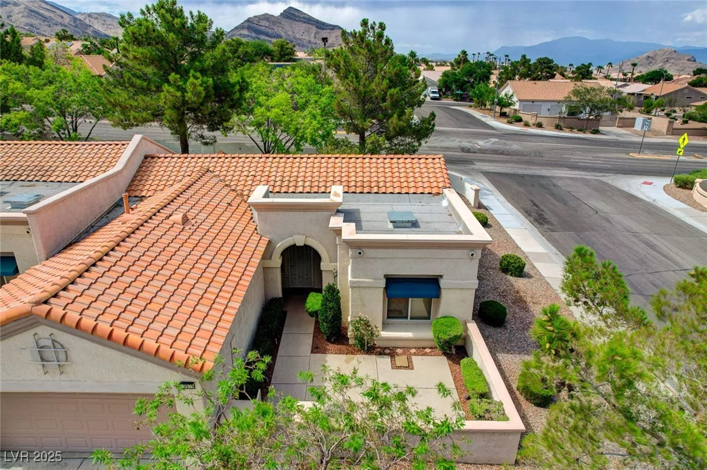 10616 Sky Meadows, Las Vegas, NV 89134