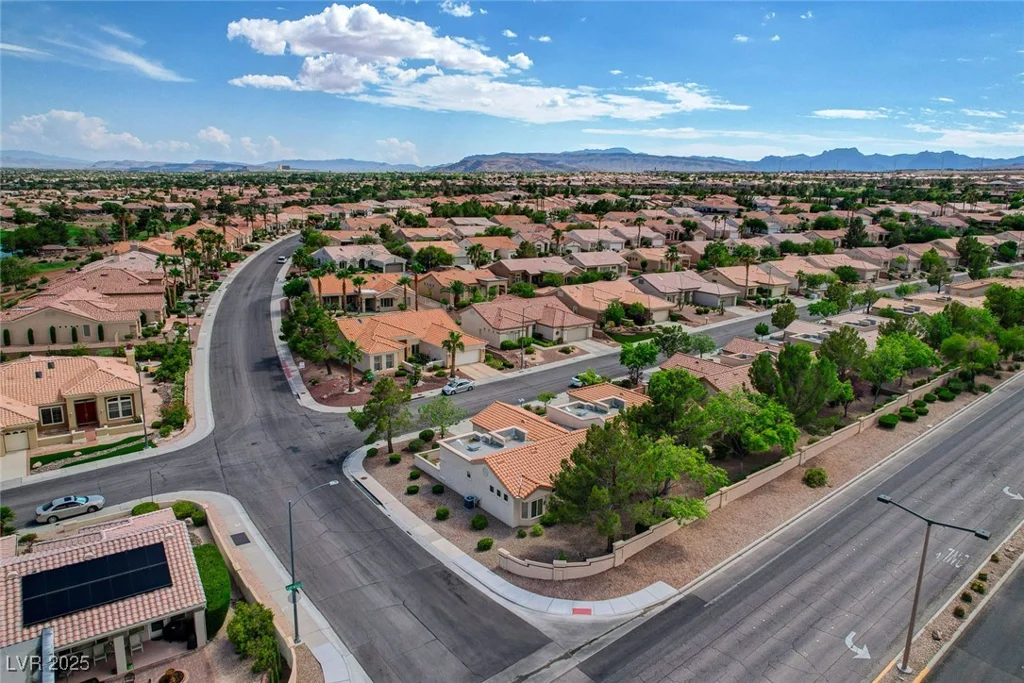 10616 Sky Meadows, Las Vegas, NV 89134