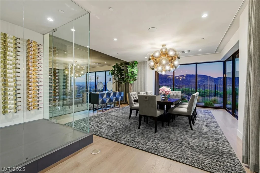 807 Magnum Cliff, Henderson, NV 89012