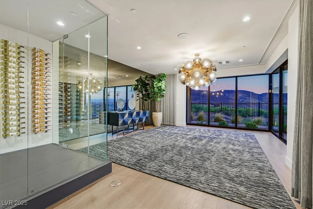 807 Magnum Cliff, Henderson, NV 89012