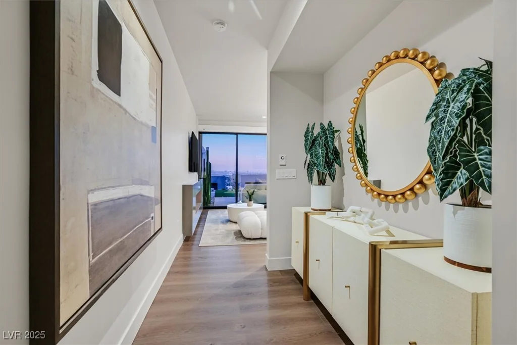 807 Magnum Cliff, Henderson, NV 89012