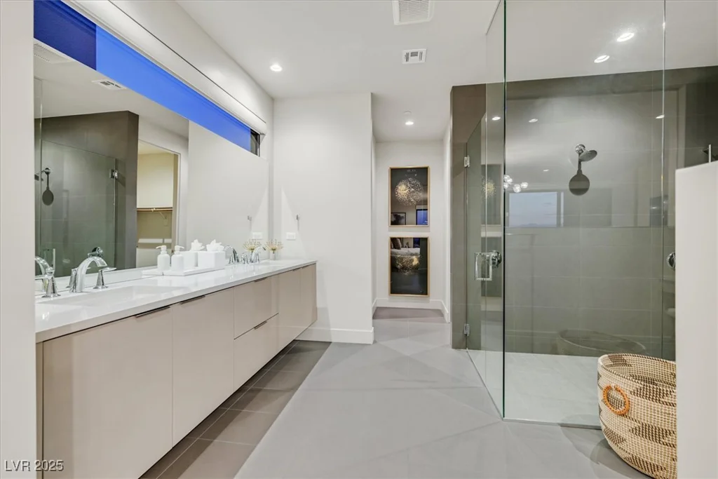 807 Magnum Cliff, Henderson, NV 89012