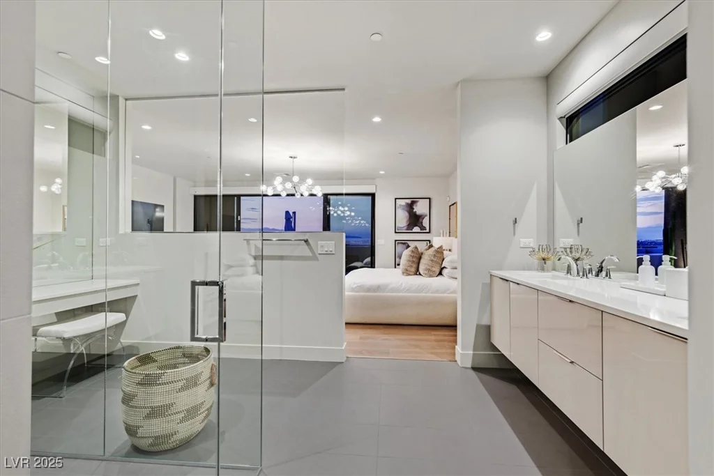 807 Magnum Cliff, Henderson, NV 89012