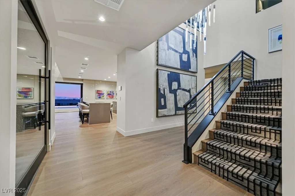 807 Magnum Cliff, Henderson, NV 89012