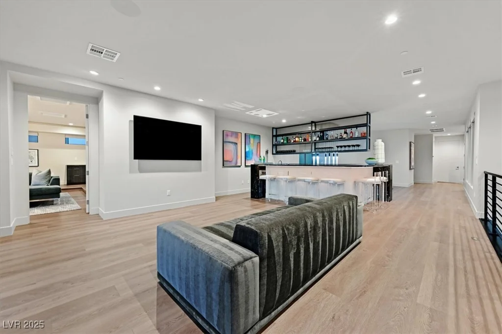 807 Magnum Cliff, Henderson, NV 89012
