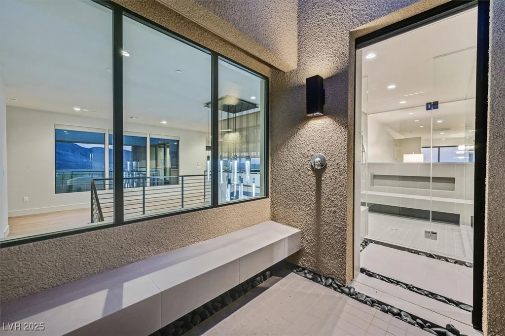 807 Magnum Cliff, Henderson, NV 89012