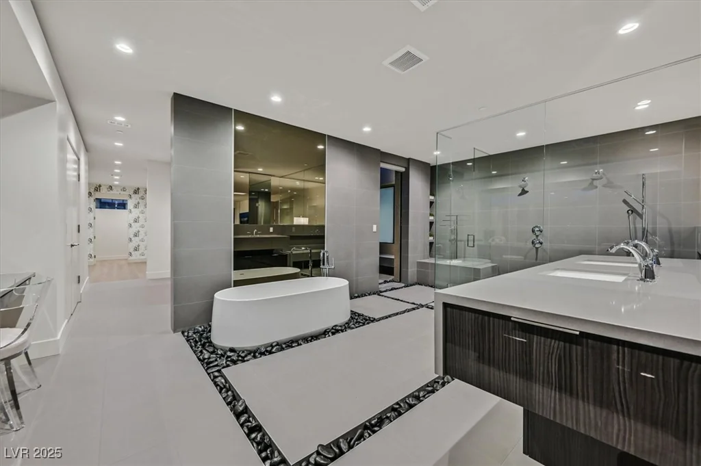 807 Magnum Cliff, Henderson, NV 89012