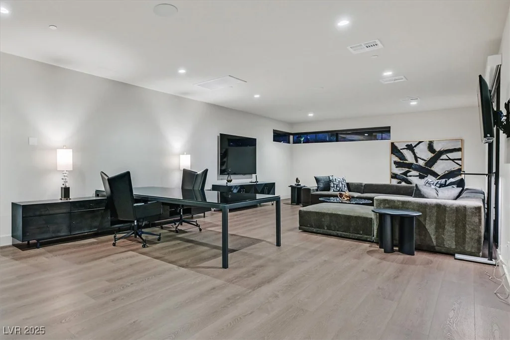 807 Magnum Cliff, Henderson, NV 89012