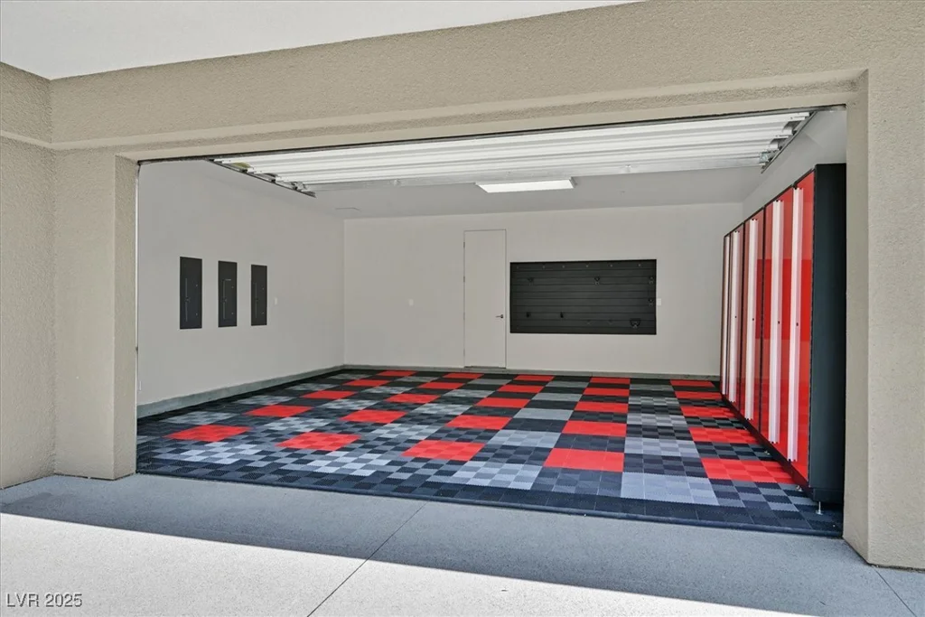 807 Magnum Cliff, Henderson, NV 89012