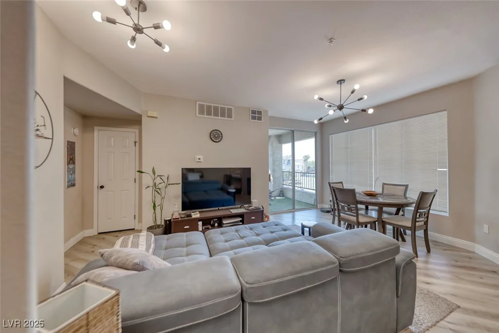 7173 Durango, Las Vegas, NV 89113