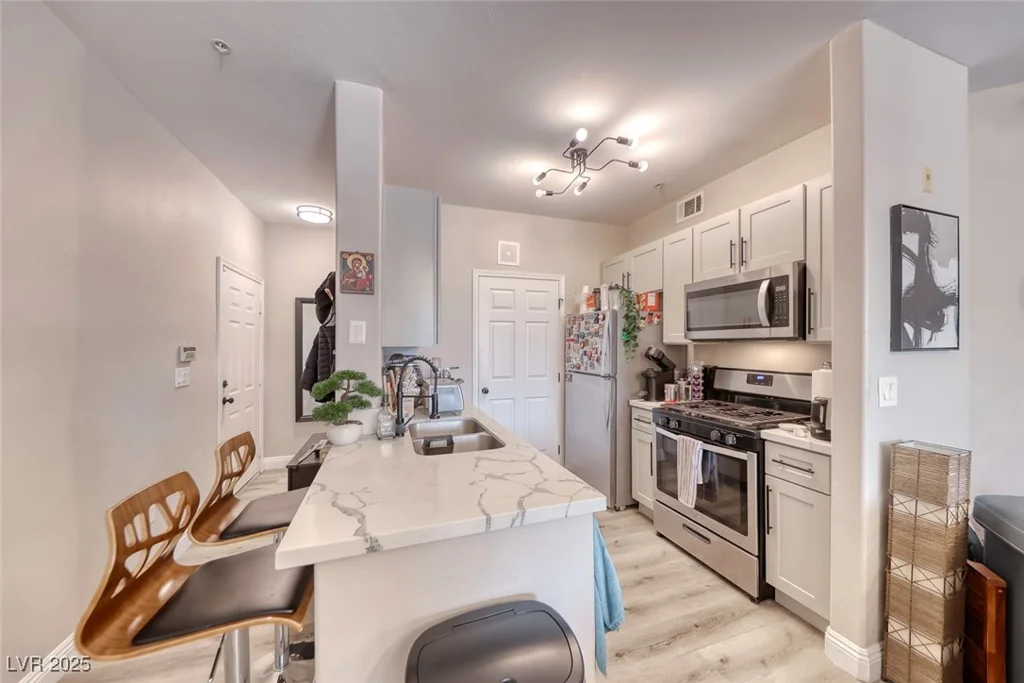7173 Durango, Las Vegas, NV 89113