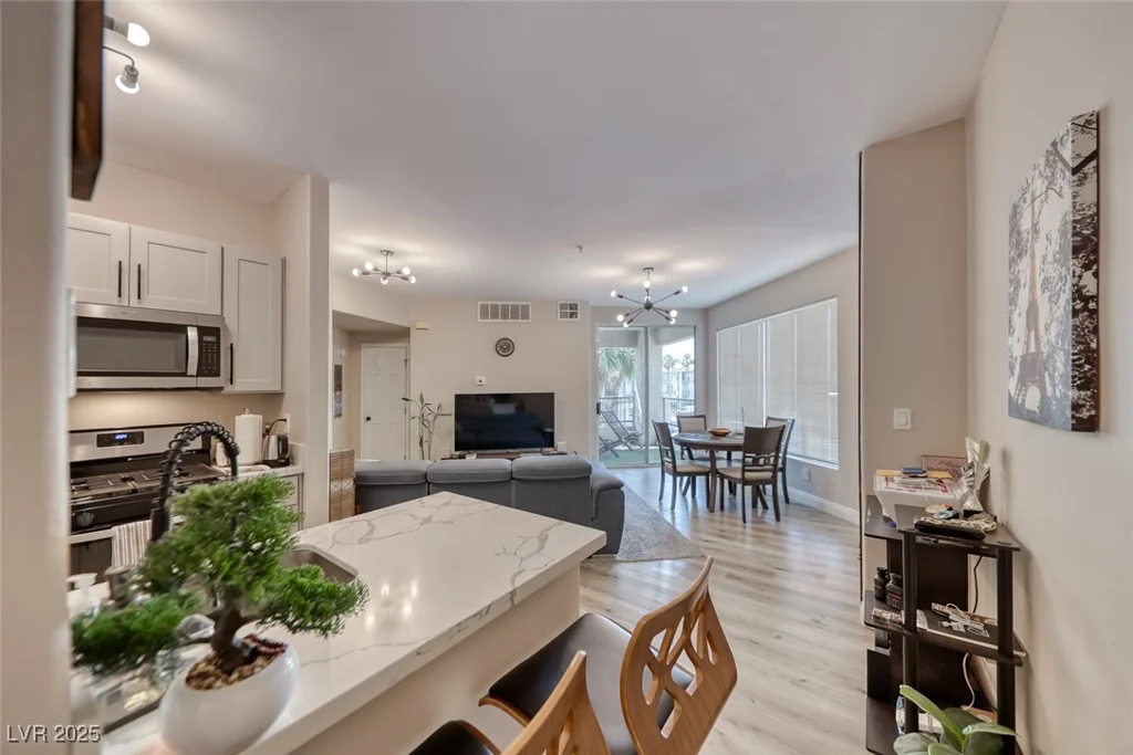 7173 Durango, Las Vegas, NV 89113