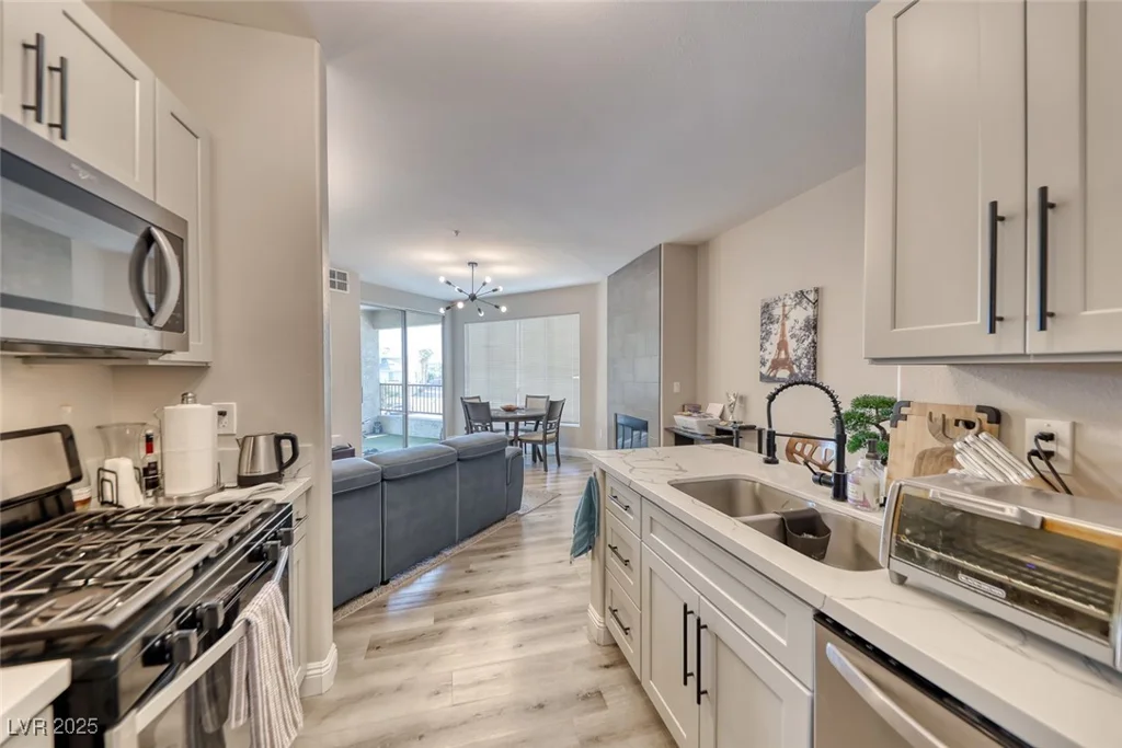 7173 Durango, Las Vegas, NV 89113