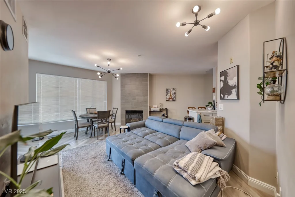 7173 Durango, Las Vegas, NV 89113